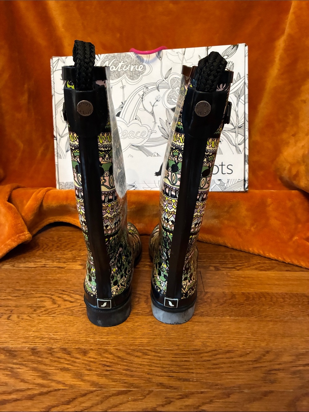 Size 6 GUC Sakroots Women's Green Multi-Patterned Rain Boots - Picture 5 of 6